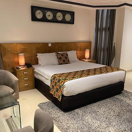 אקרה Airport West Hotel מראה חיצוני תמונה