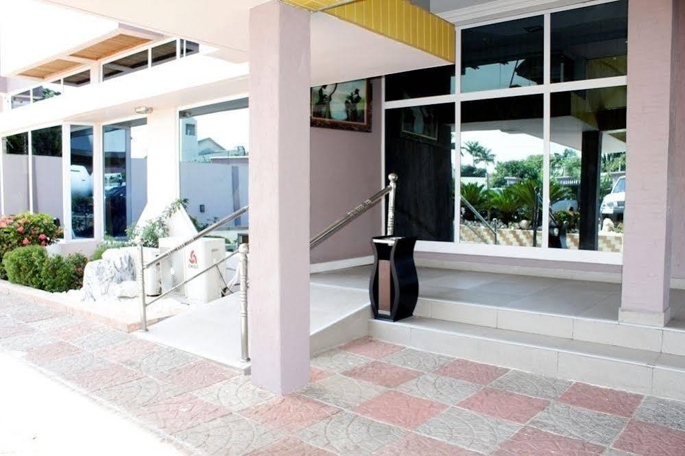 אקרה Airport West Hotel מראה חיצוני תמונה