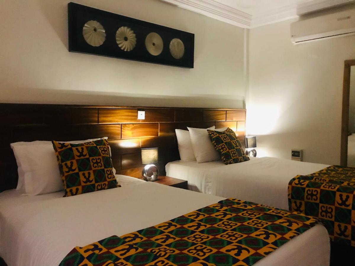 אקרה Airport West Hotel מראה חיצוני תמונה