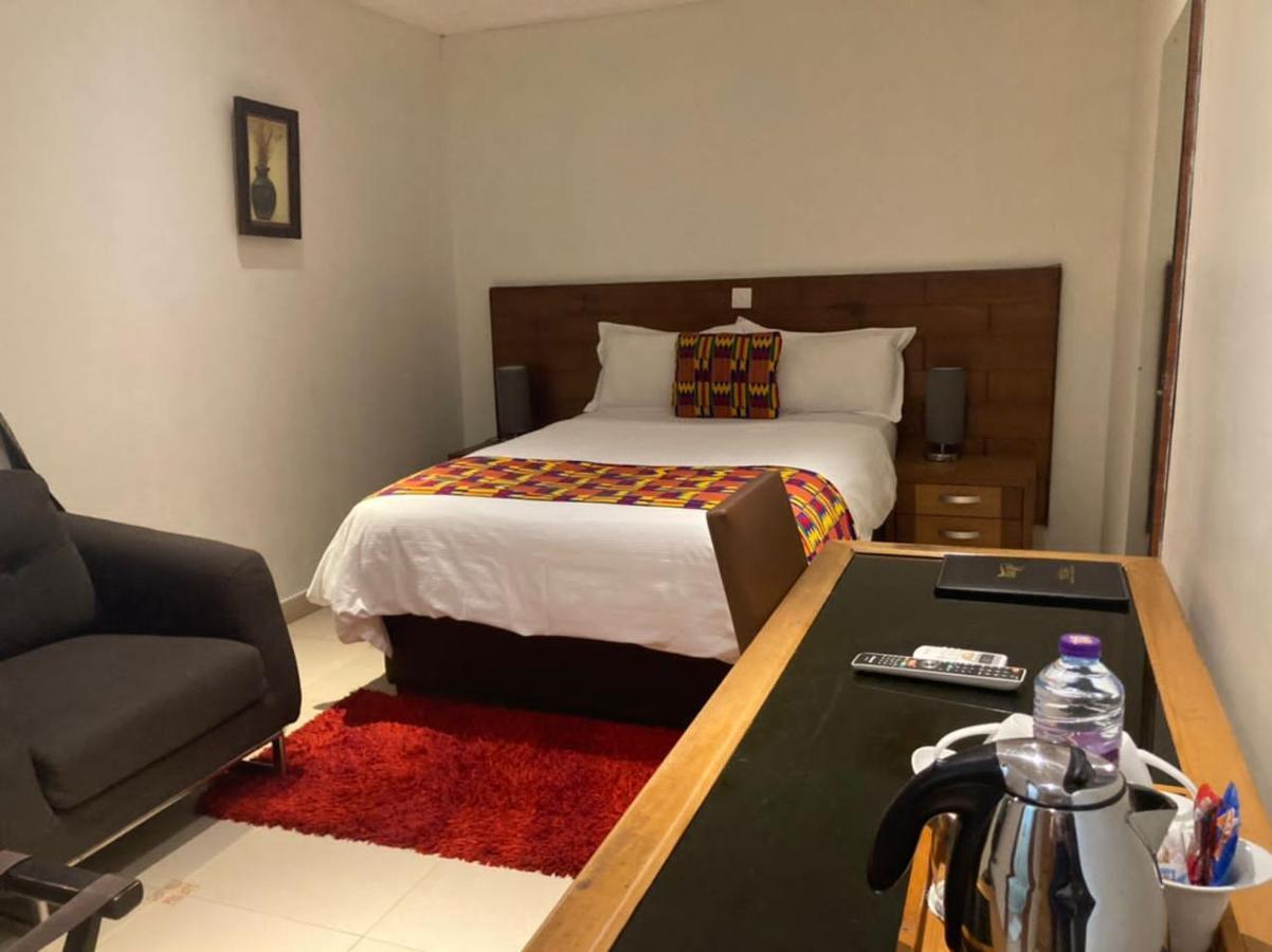 אקרה Airport West Hotel מראה חיצוני תמונה