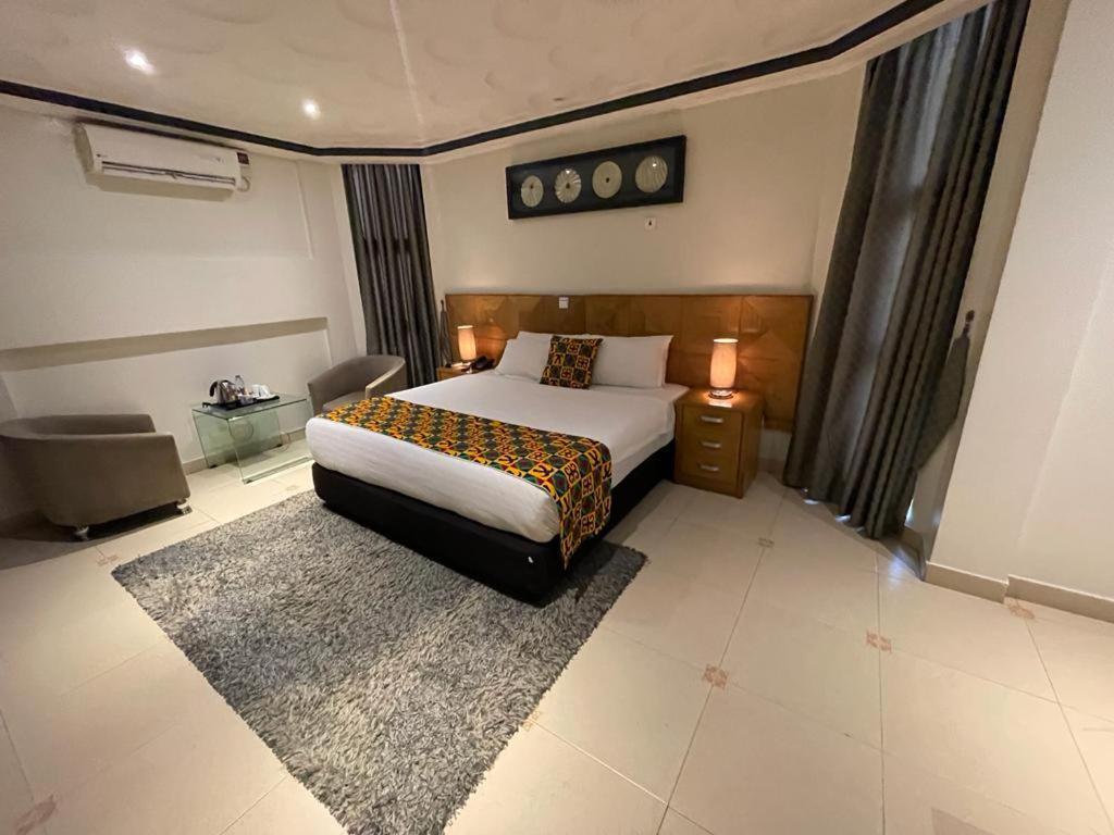 אקרה Airport West Hotel מראה חיצוני תמונה