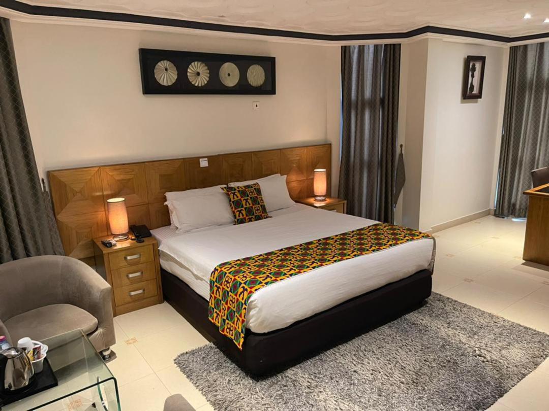 אקרה Airport West Hotel מראה חיצוני תמונה