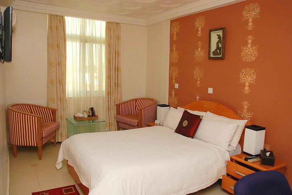 אקרה Airport West Hotel מראה חיצוני תמונה
