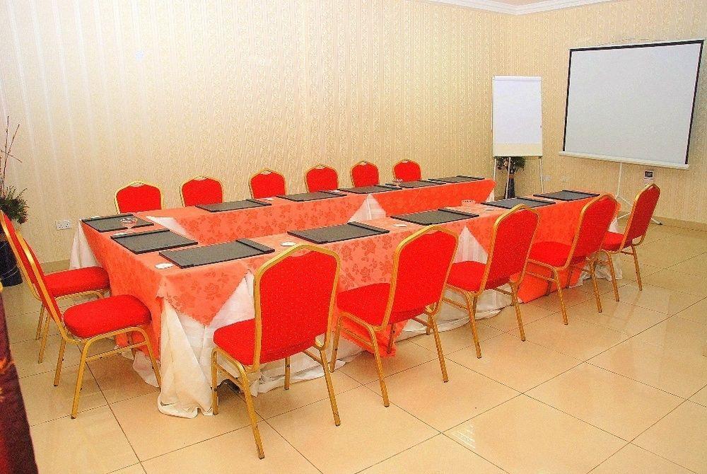 אקרה Airport West Hotel מראה חיצוני תמונה