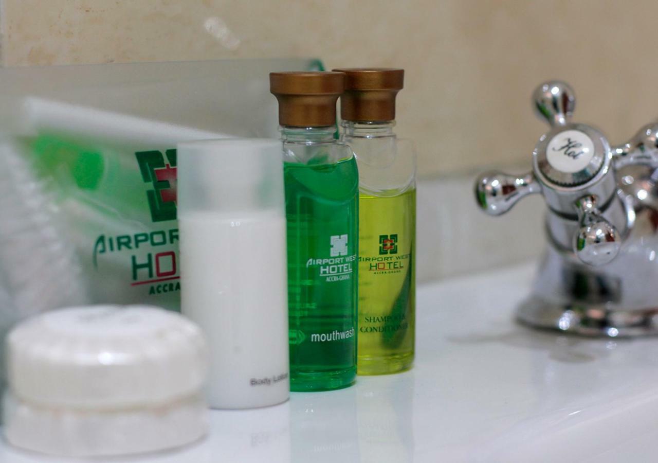 אקרה Airport West Hotel מראה חיצוני תמונה