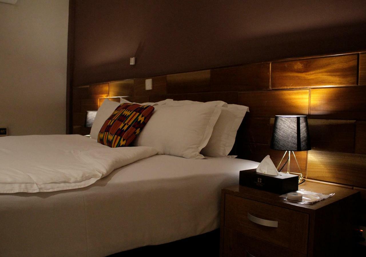 אקרה Airport West Hotel מראה חיצוני תמונה