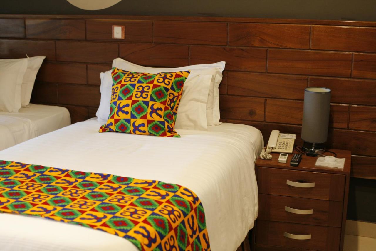 אקרה Airport West Hotel מראה חיצוני תמונה