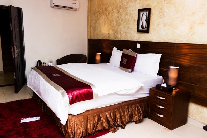 אקרה Airport West Hotel מראה חיצוני תמונה